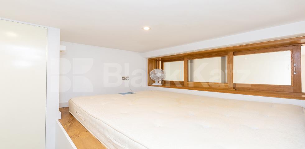 			MINS TO UCL, SOAS & LSE, 2 Bedroom, 1 bath, 1 reception Flat			 Byng Place, RUSSELL SQUARE